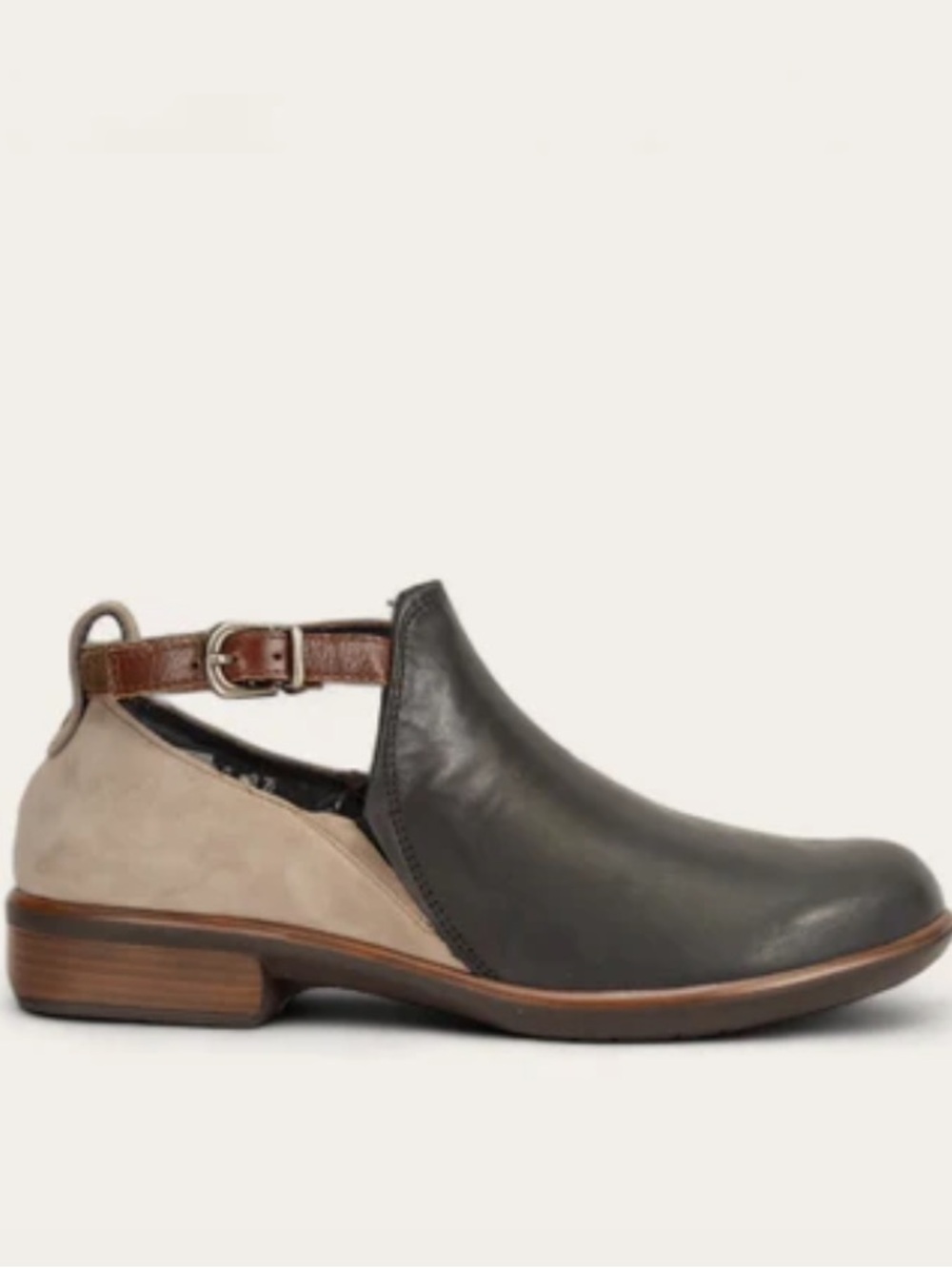Naot Two-Tone Leather Mules in Black and Taupe with Brown Strap in size 38 (7)